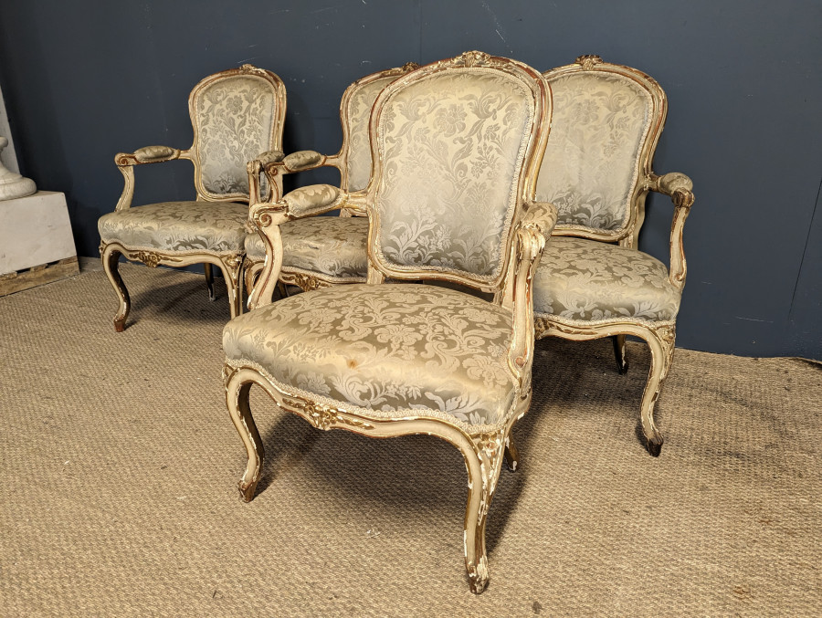 Série de 4 fauteuils époque Louis XV