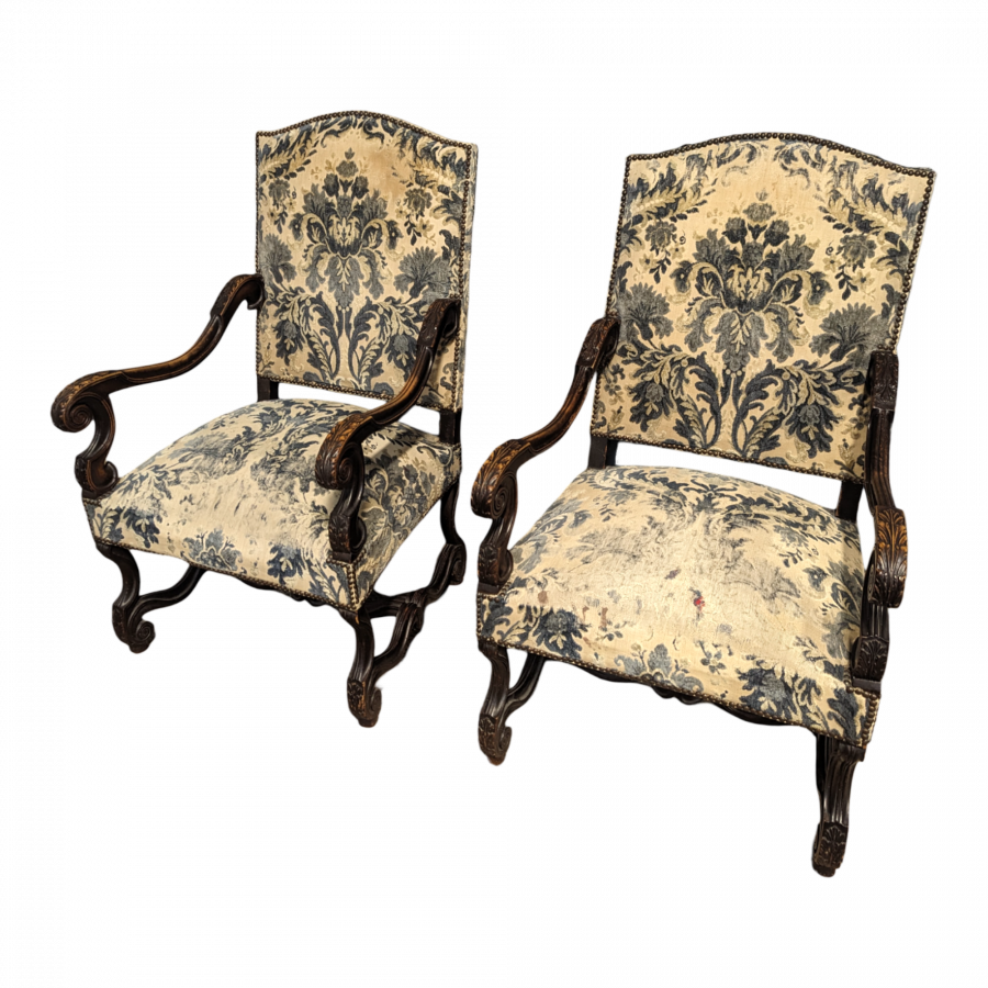 Paire de fauteuils de style Louis XIII