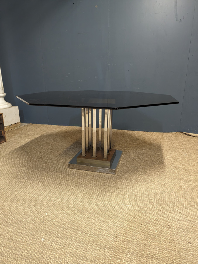 Table octogonale pied central Romeo Rega hollywood