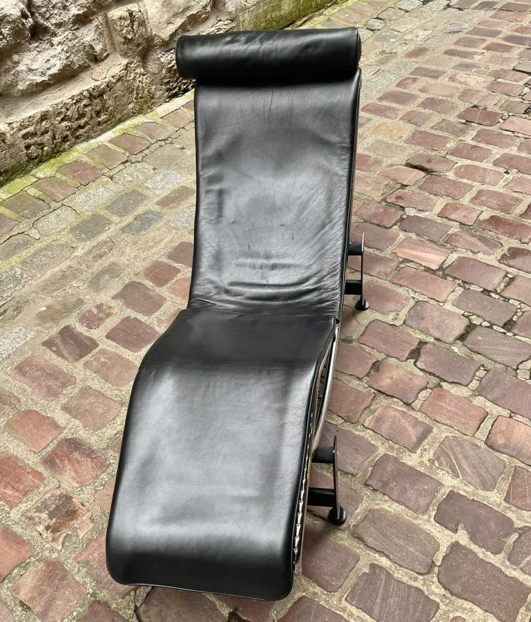 Chaise longue LC4 de Charlotte Perriand, Le Corbusier