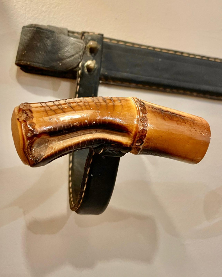 Porte-manteau de Jacques Adnet en cuir