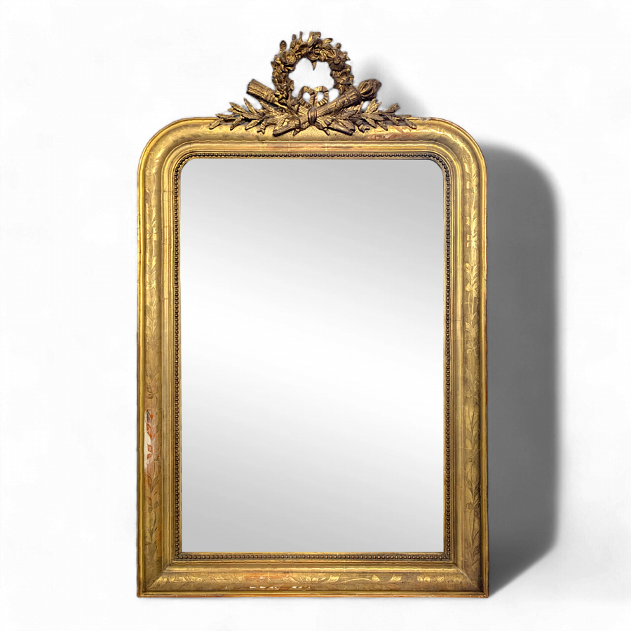 Miroir Louis Philippe en bois et stuc Doré