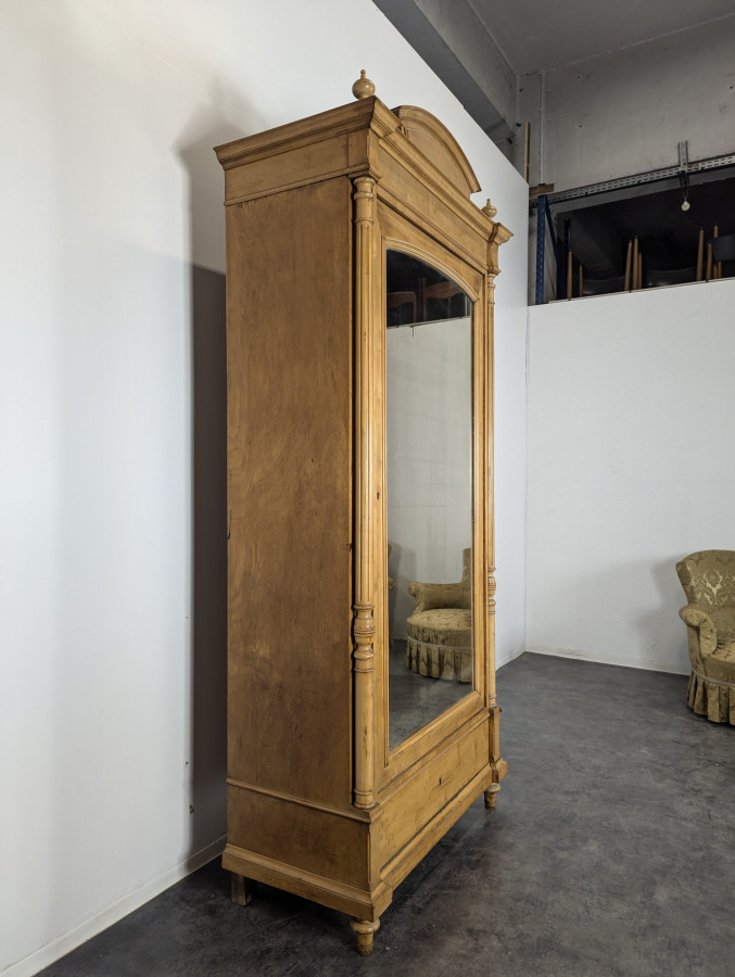 Armoire à glace époque Napoléon III en Poirier