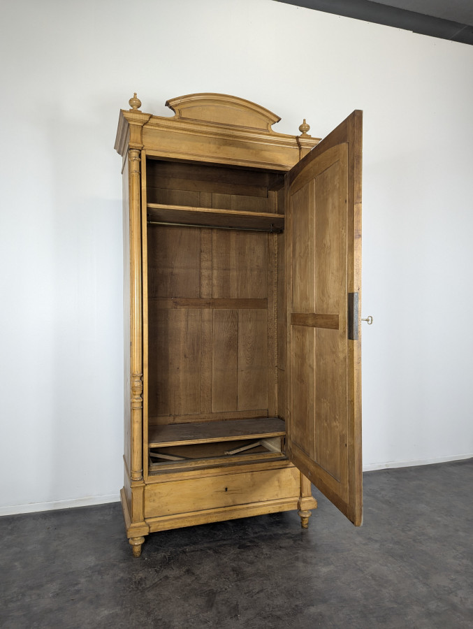 Armoire à glace époque Napoléon III en Poirier