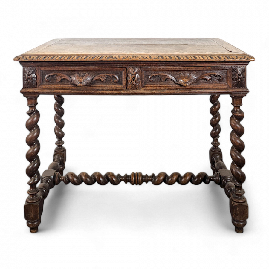 Bureau de style Louis XIII en chêne