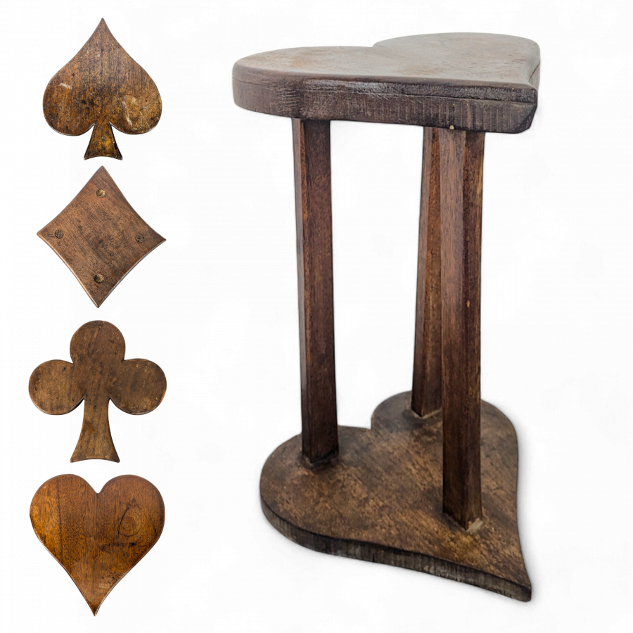 Suite de Tabourets aux enseignes des cartes à jouer