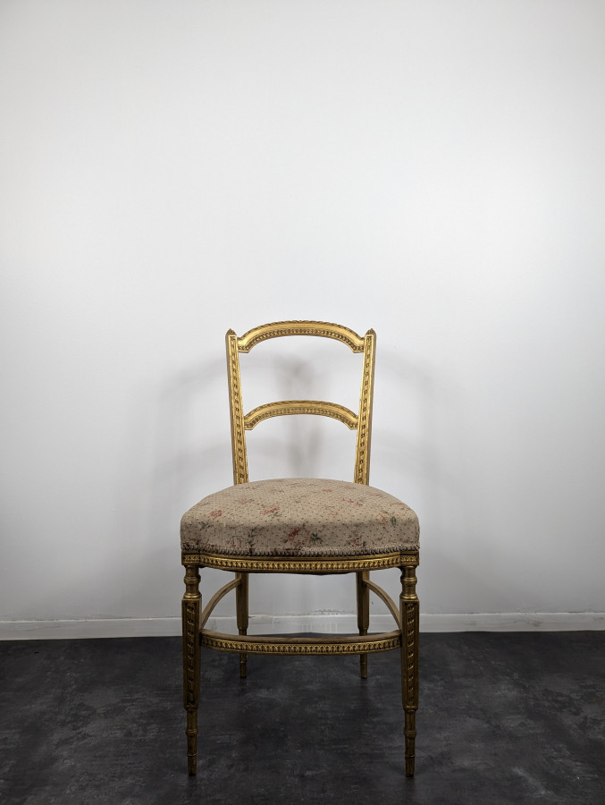 Série de 4 chaises de style Louis XVI en bois doré fin XIXe
