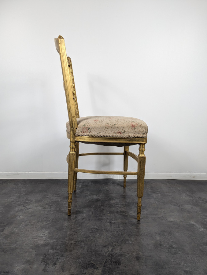Série de 4 chaises de style Louis XVI en bois doré fin XIXe