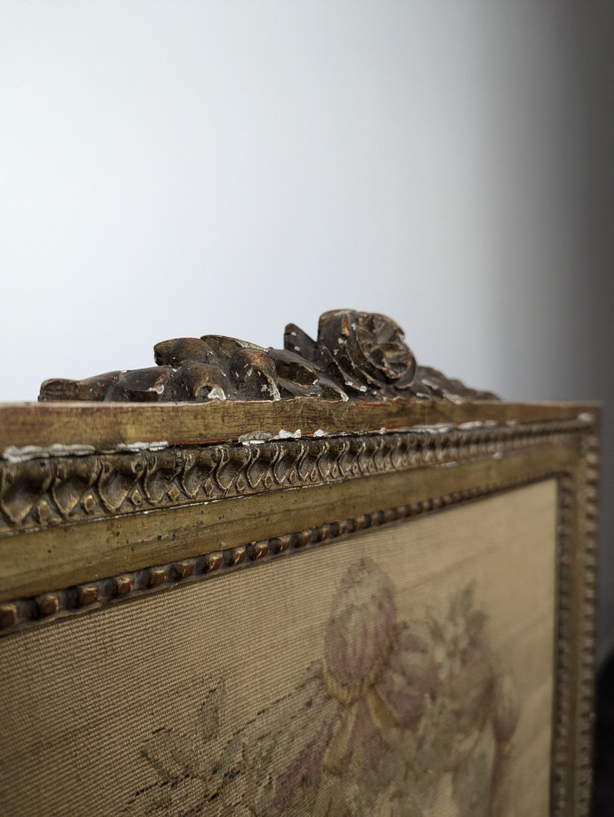 Pare-feu de style Louis XVI en bois doré fin XIXe