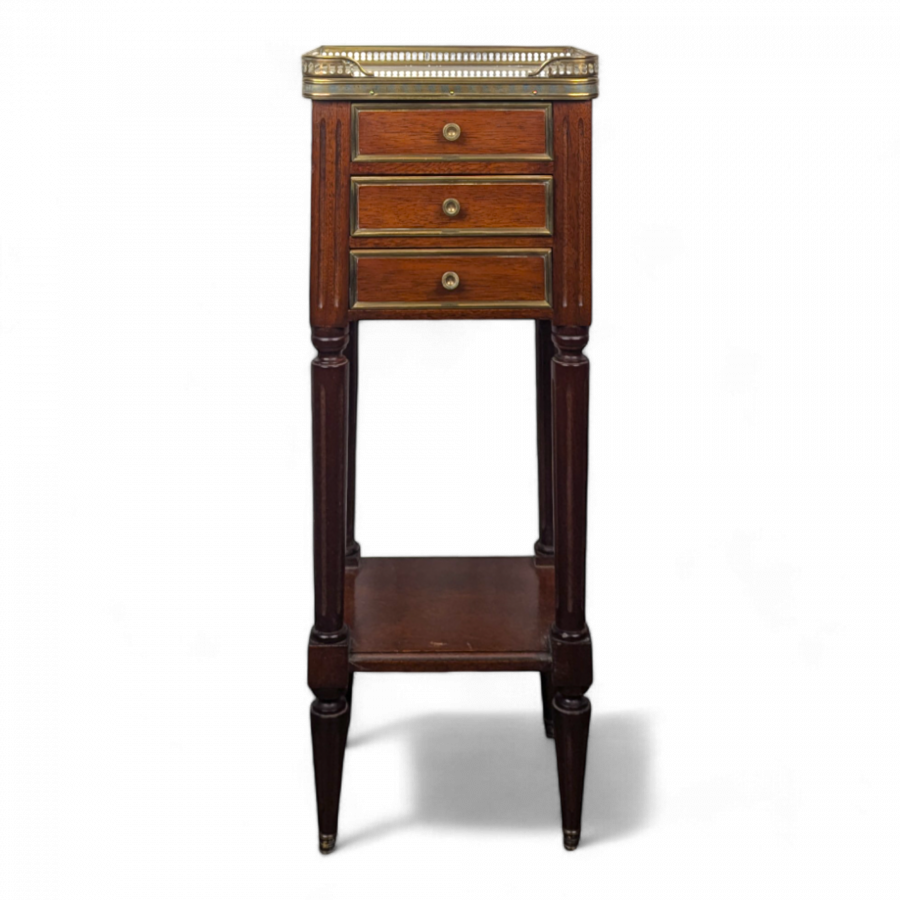 Petit chevet de style Louis XVI en Acajou