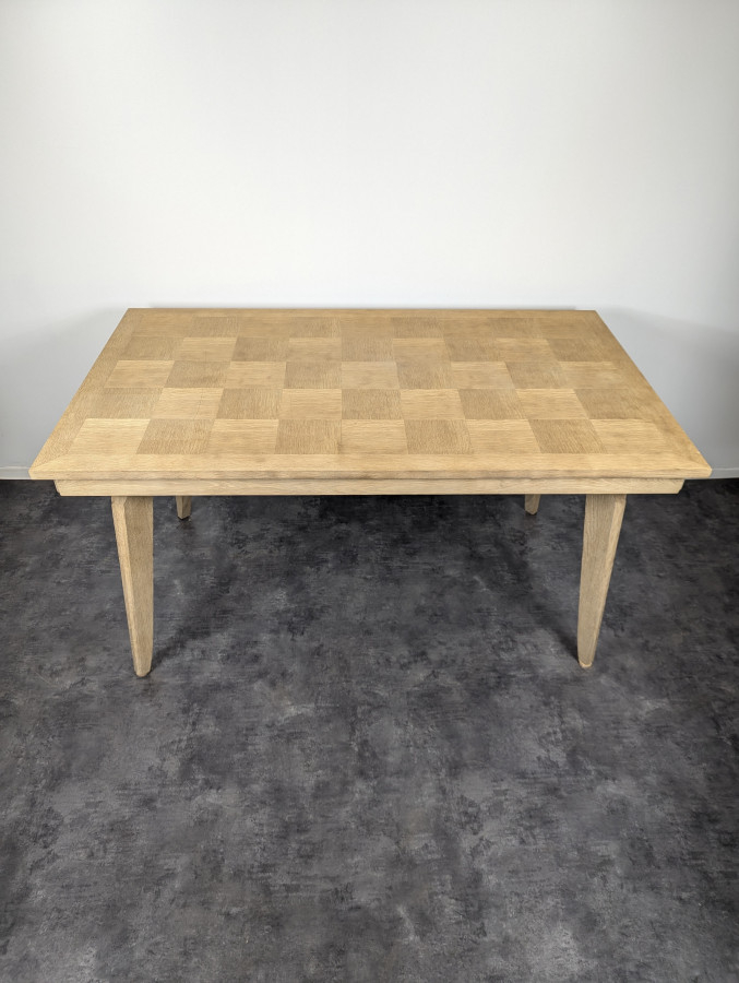 Table décapée des années 50 en chêne pieds compas