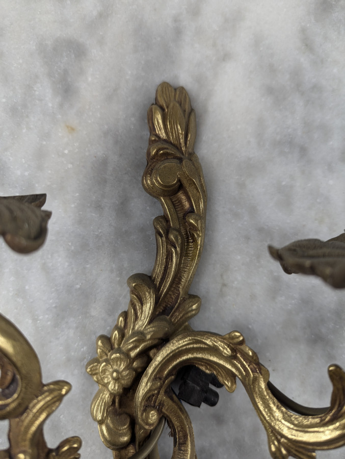 Paire d'applique en bronze de style Louis XV Rocaille