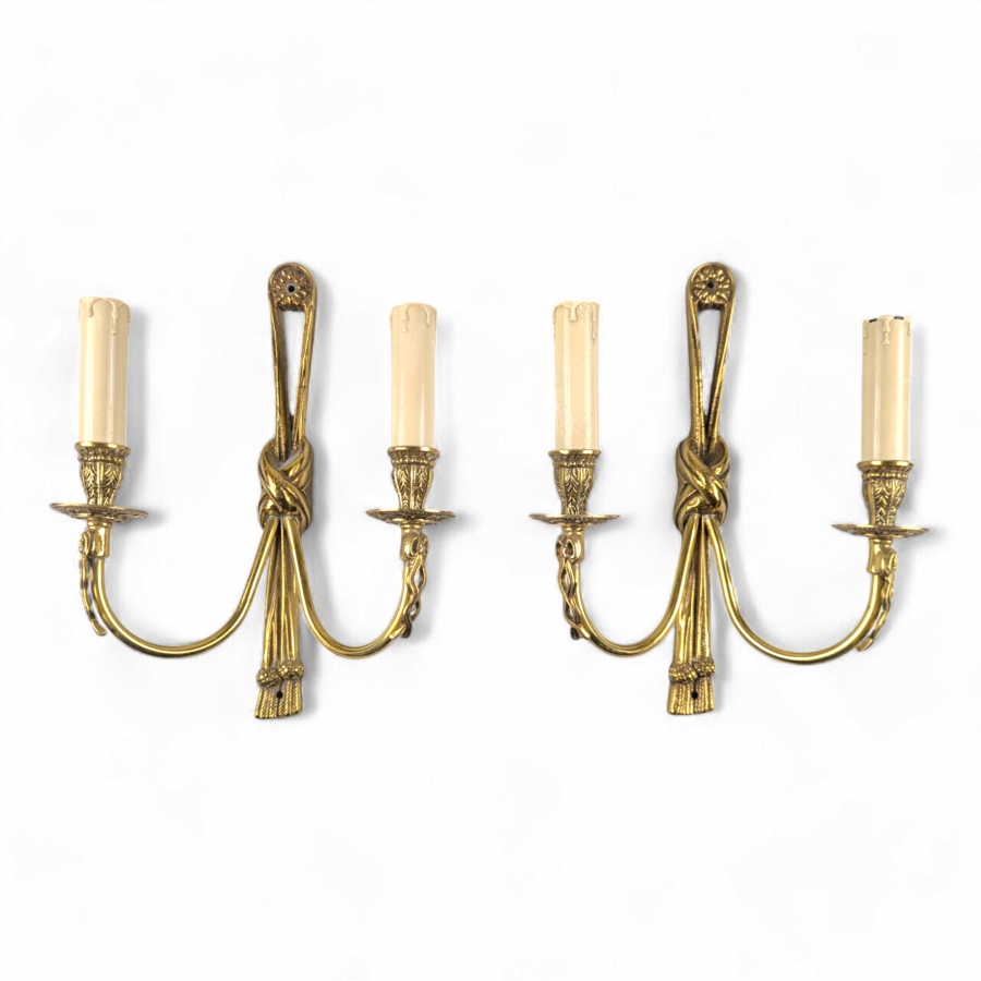 Paire d'applique en bronze de style Louis XVI