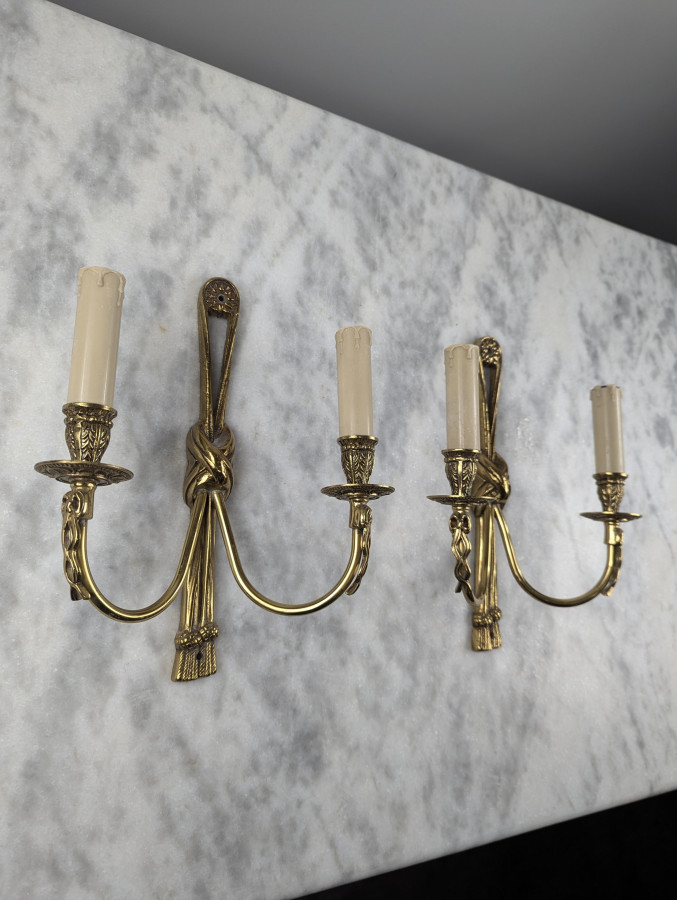 Paire d'applique en bronze de style Louis XVI