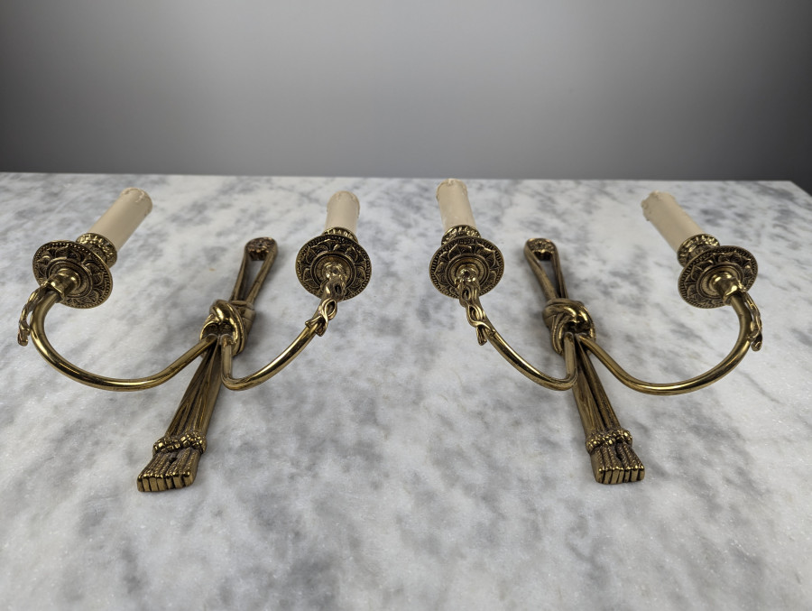 Paire d'applique en bronze de style Louis XVI