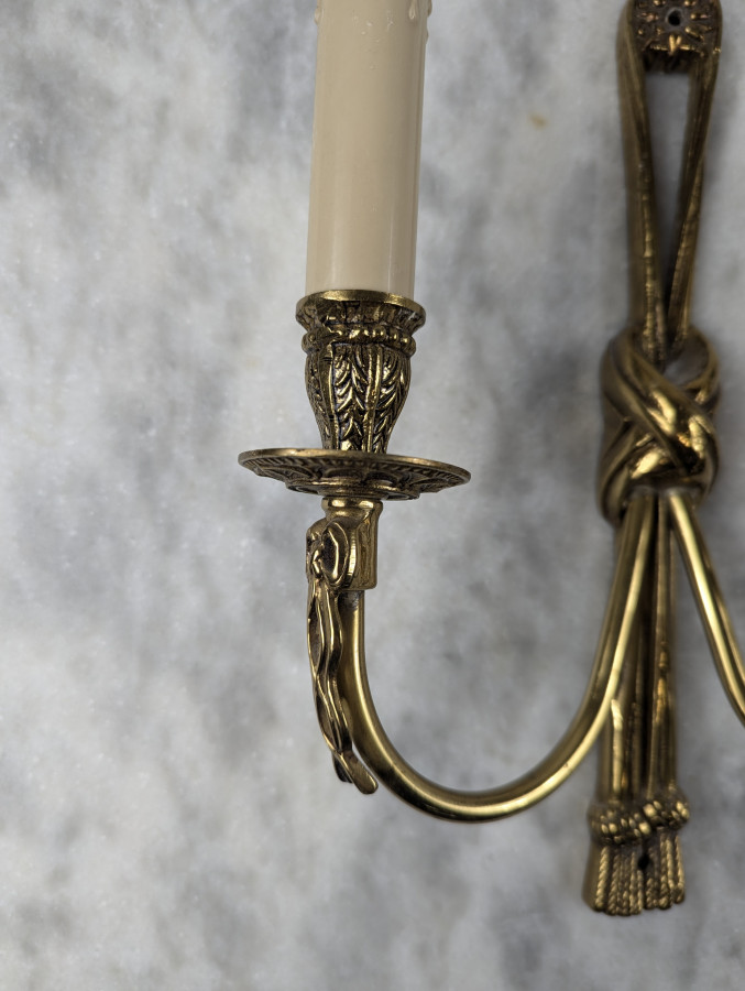 Paire d'applique en bronze de style Louis XVI