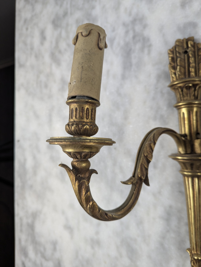 Paire d'applique en bronze de style Louis XVI modèle Carquois