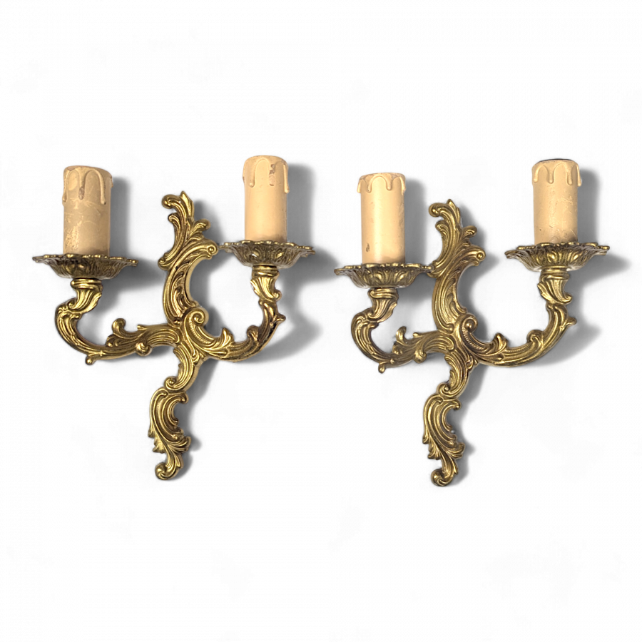 Petite Paire d'applique en bronze de style Louis XV Rocaille