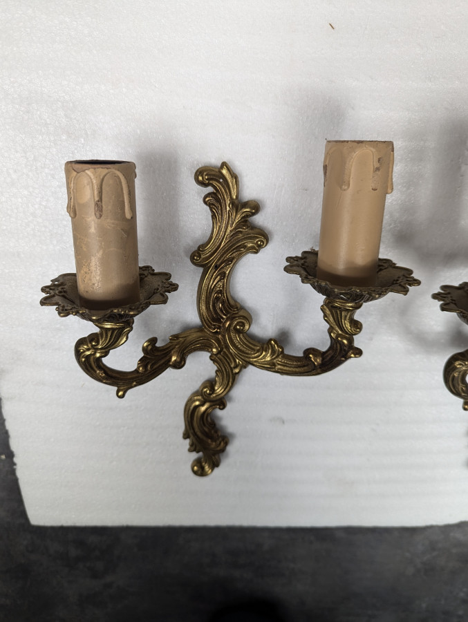 Petite Paire d'applique en bronze de style Louis XV Rocaille