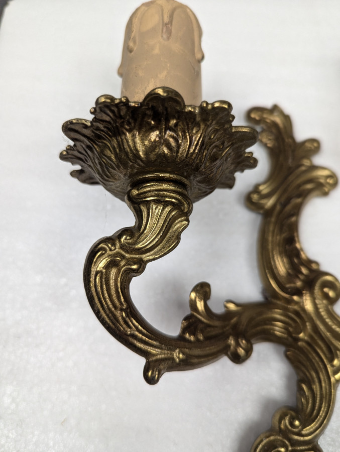 Petite Paire d'applique en bronze de style Louis XV Rocaille