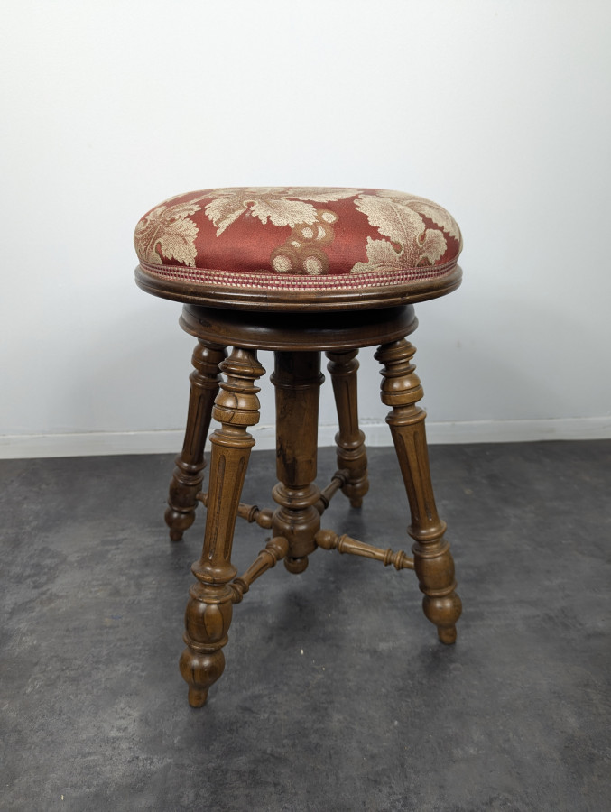Tabouret de piano en noyer massif fin XIXe