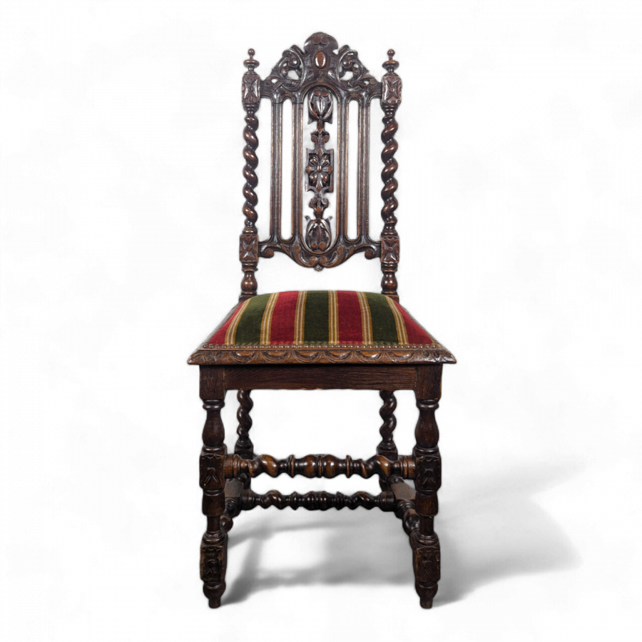 Chaise de style Louis XIII en chêne