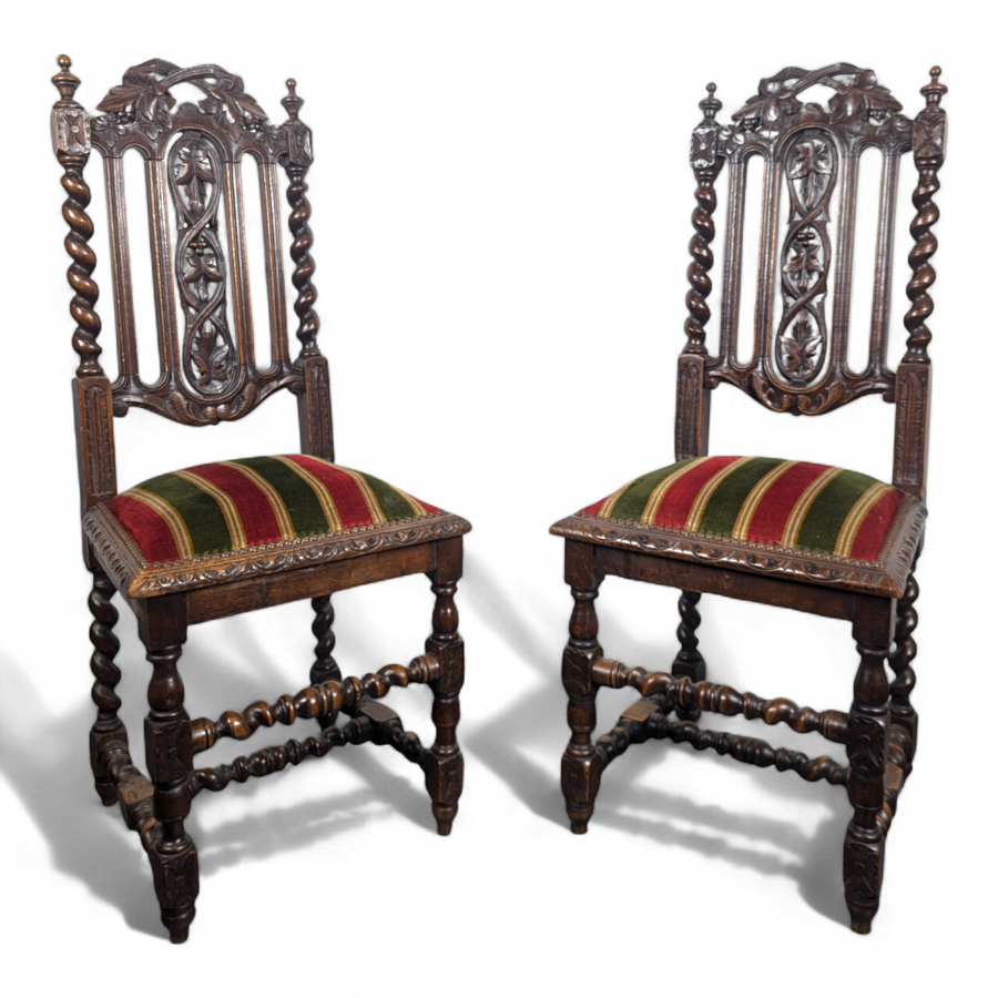 Paire de chaise de style Louis XIII en chêne
