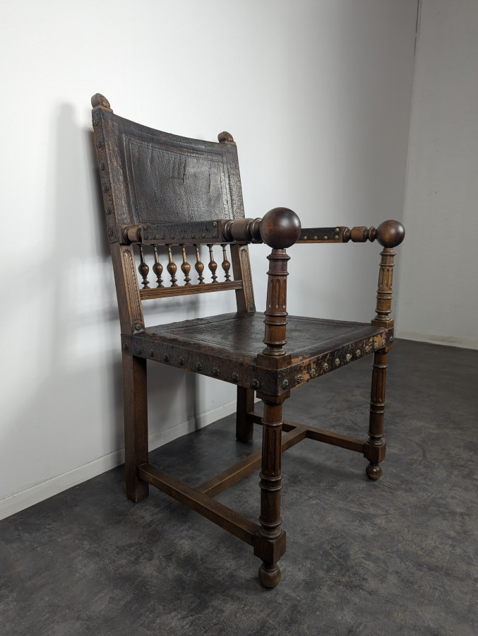 Fauteuil en cuir de style Renaissance