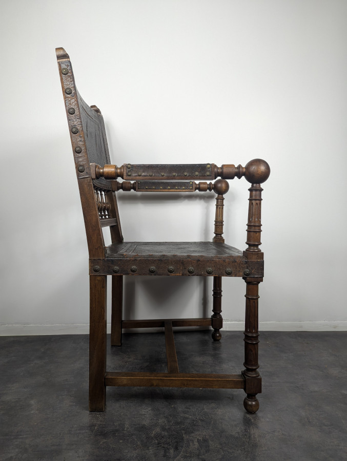 Fauteuil en cuir de style Renaissance