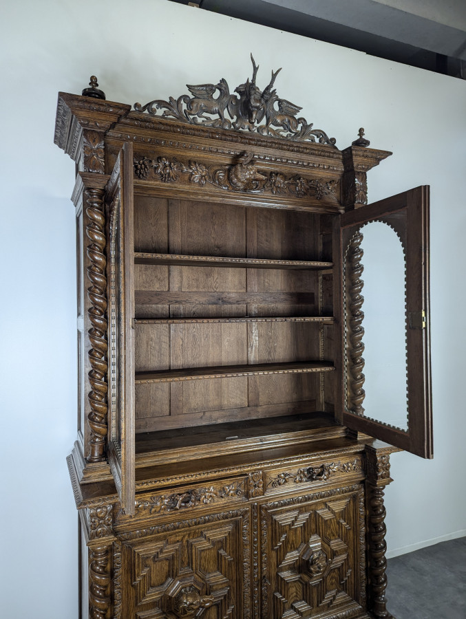 Buffet de chasse de style Renaissance en Noyer