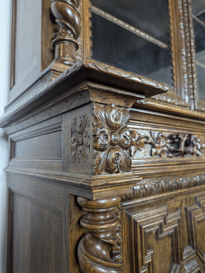 Buffet de chasse de style Renaissance en Noyer