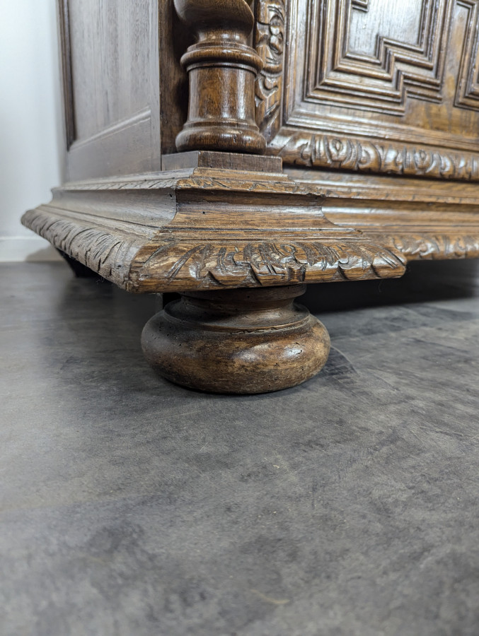 Buffet de chasse de style Renaissance en Noyer