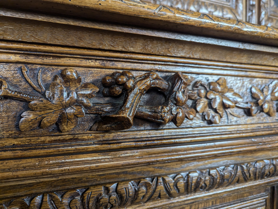 Buffet de chasse de style Renaissance en Noyer