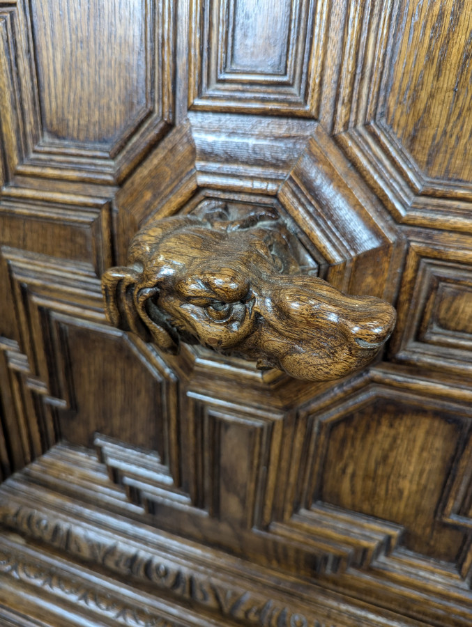 Buffet de chasse de style Renaissance en Noyer