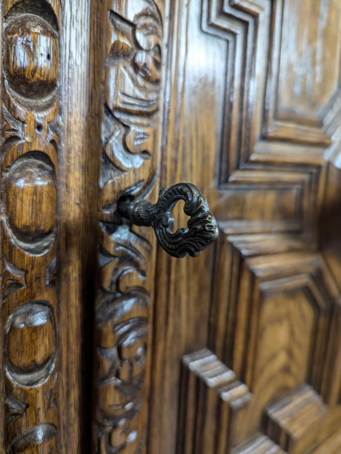 Buffet de chasse de style Renaissance en Noyer