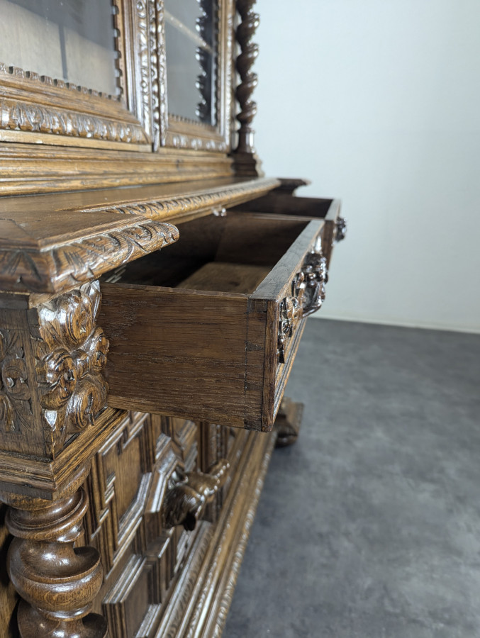 Buffet de chasse de style Renaissance en Noyer