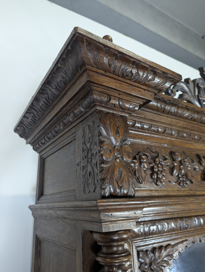 Buffet de chasse de style Renaissance en Noyer