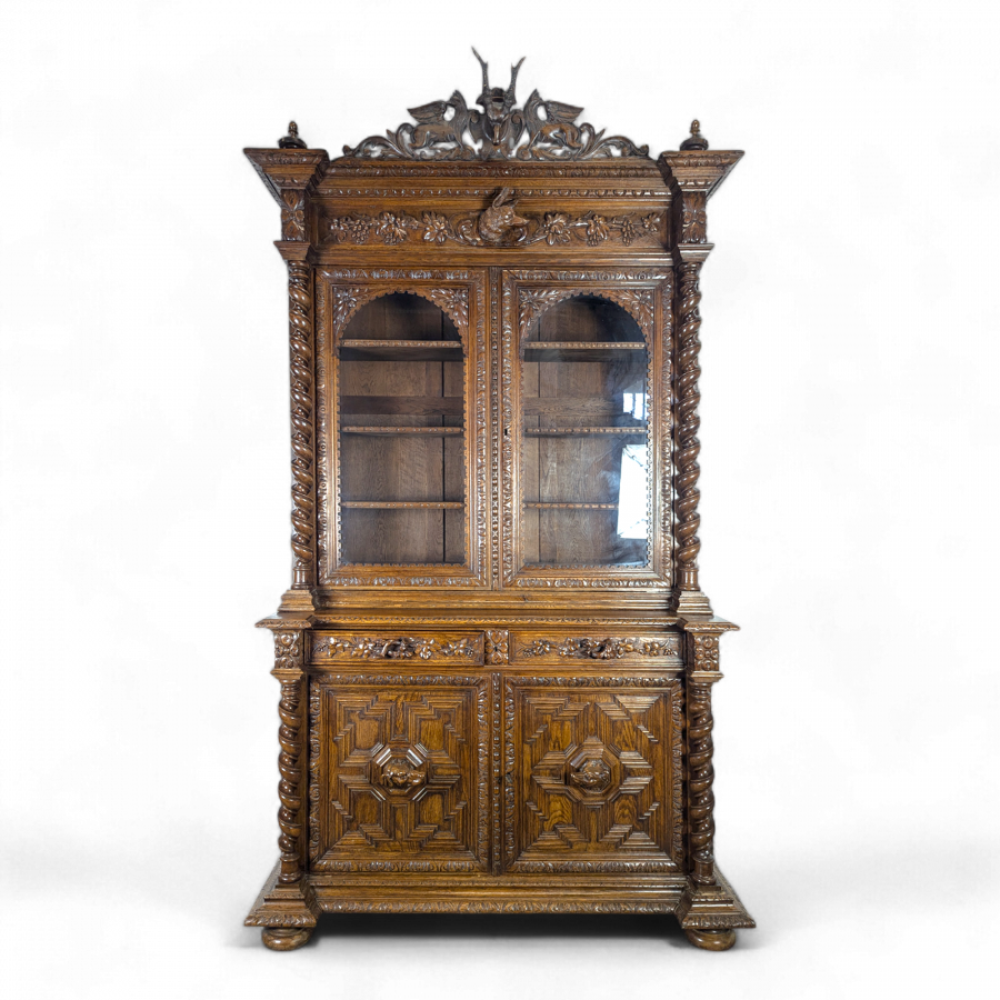 Buffet de chasse de style Renaissance en Noyer