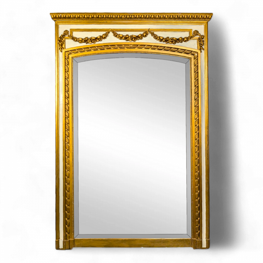 Miroir Trumeau de style Louis XVI à glace biseautée