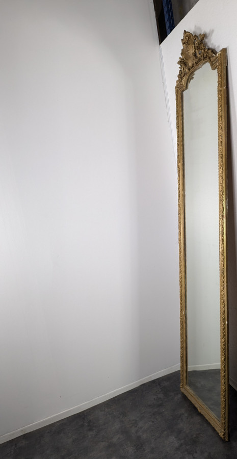 Paire de miroir d'entre-deux en bois doré