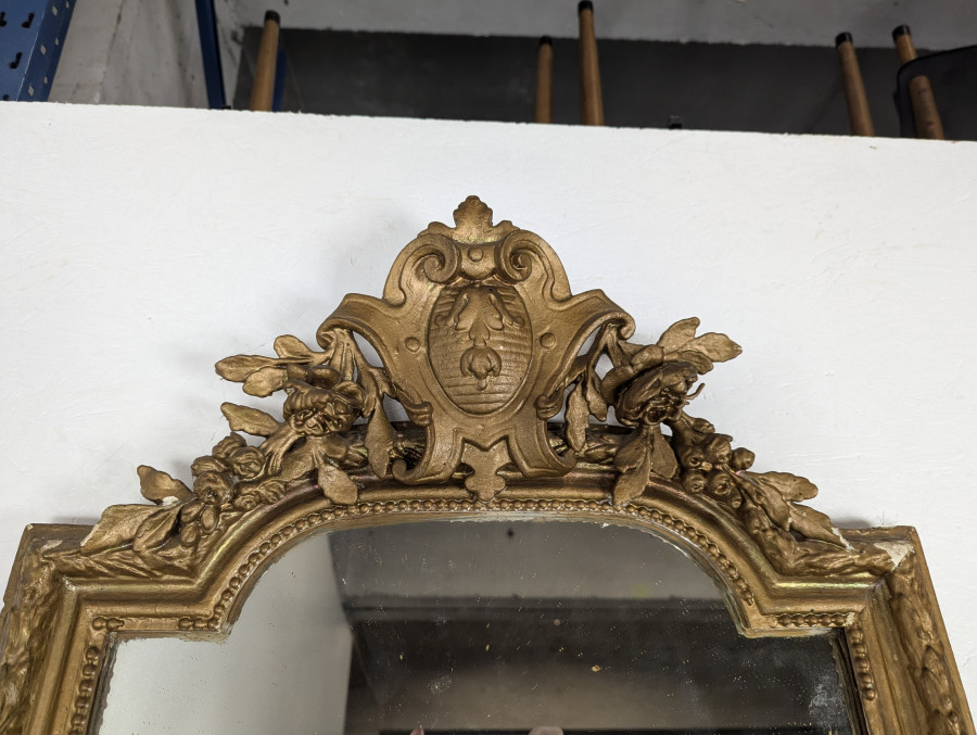 Paire de miroir d'entre-deux en bois doré