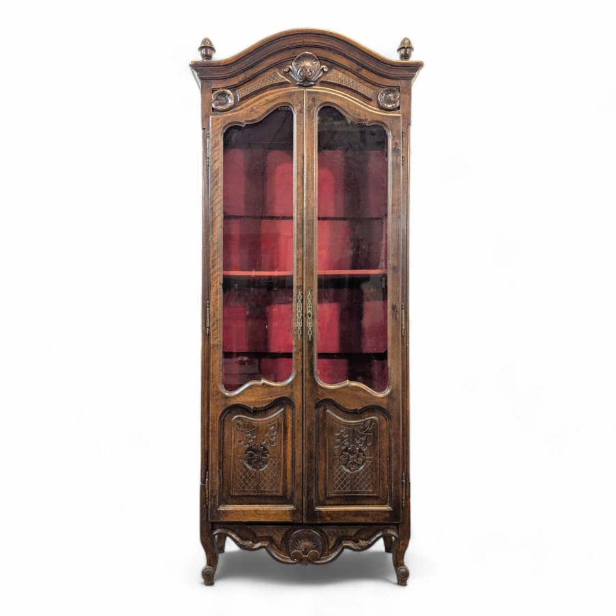 Vitrine néo rustique de style Louis XV