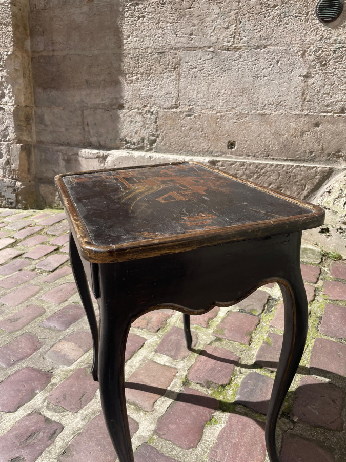 Table de Style Louis XV et laque de Chine