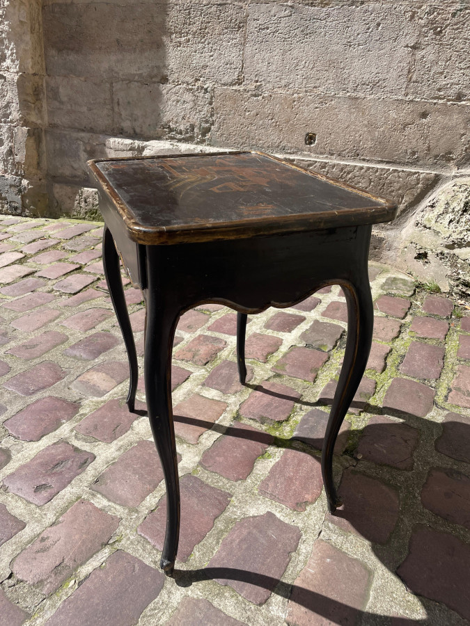 Table de Style Louis XV et laque de Chine