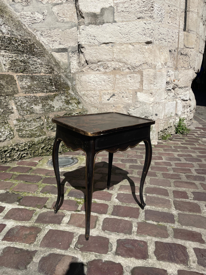 Table de Style Louis XV et laque de Chine
