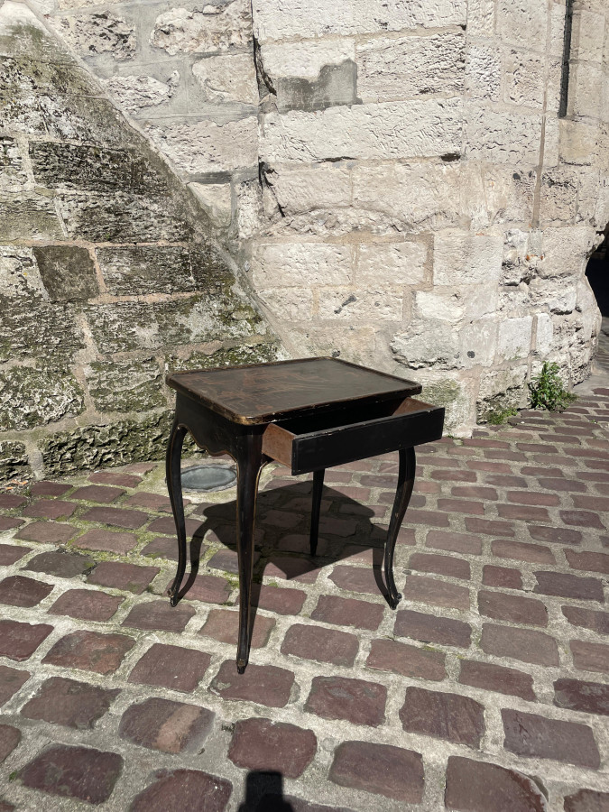 Table de Style Louis XV et laque de Chine