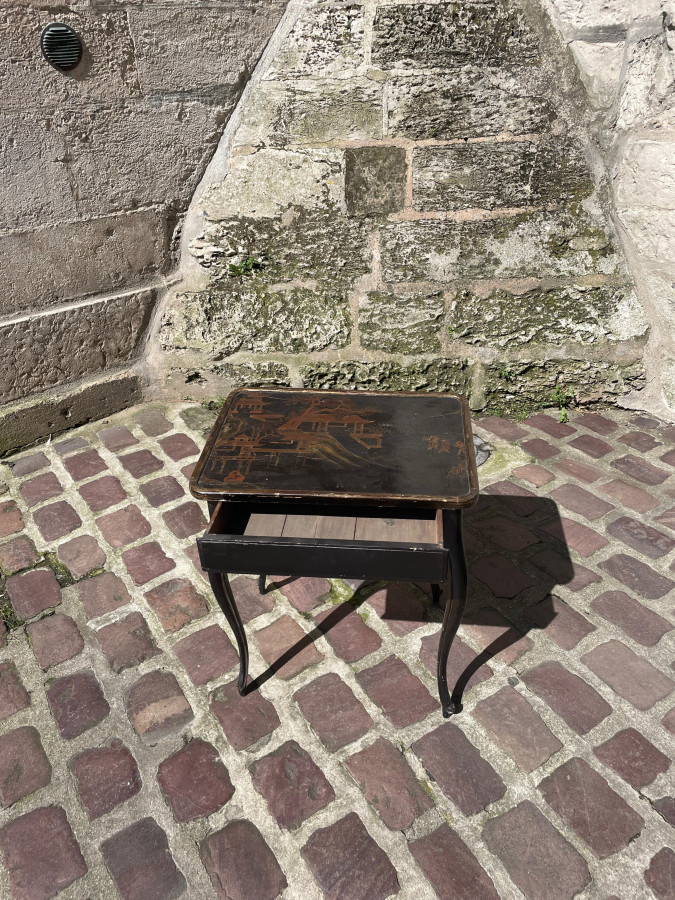 Table de Style Louis XV et laque de Chine