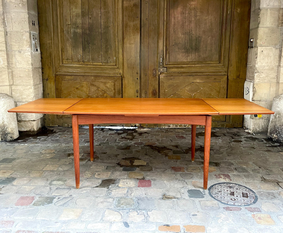 Table de repas en teck Danoise de Dyrlund