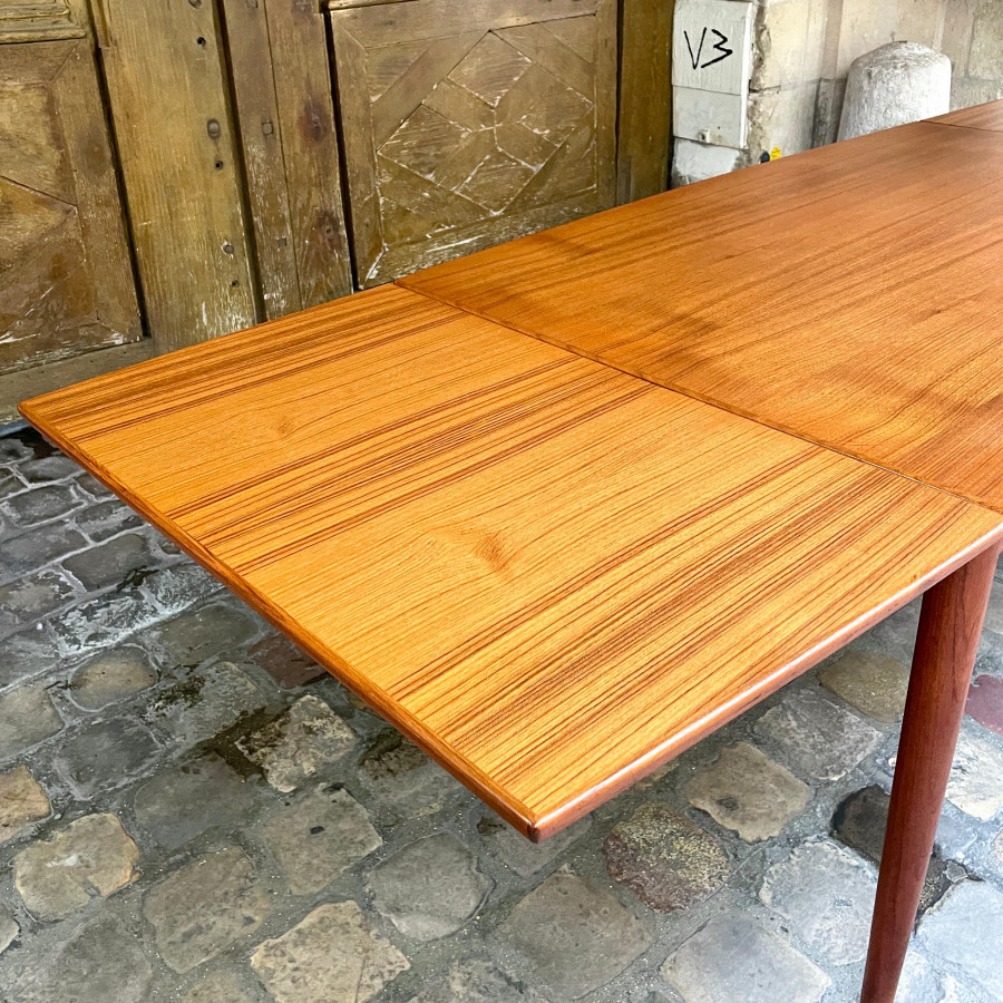 Table de repas en teck Danoise de Dyrlund
