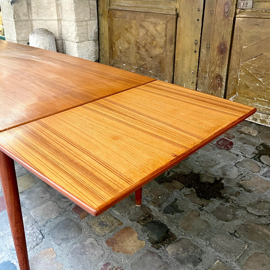 Table de repas en teck Danoise de Dyrlund